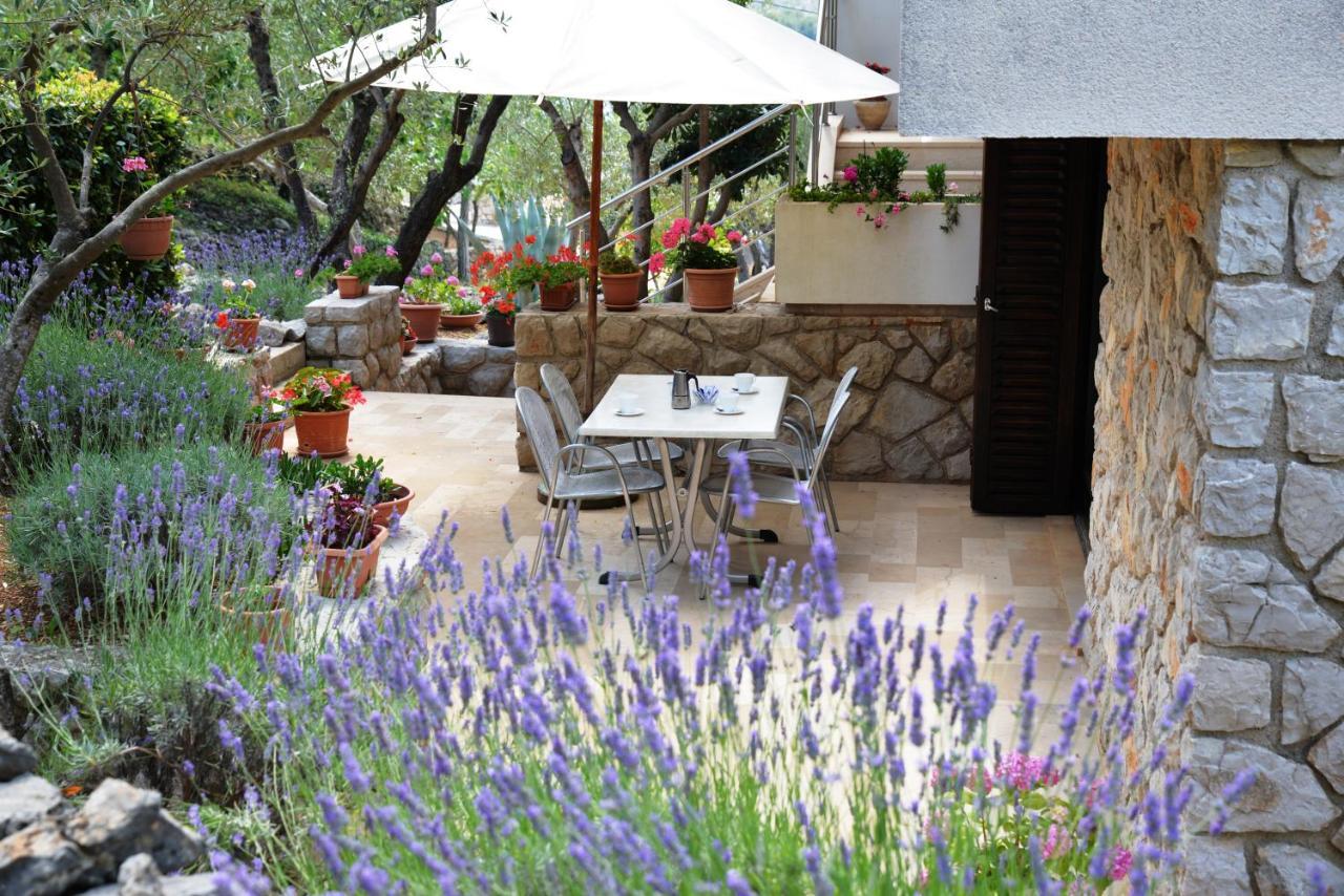 Apartments Palma & Pino Cres Luaran gambar