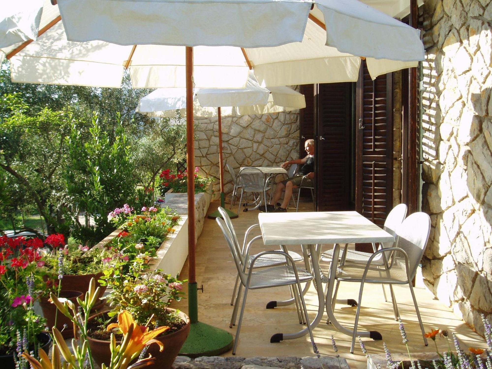 Apartments Palma & Pino Cres Luaran gambar