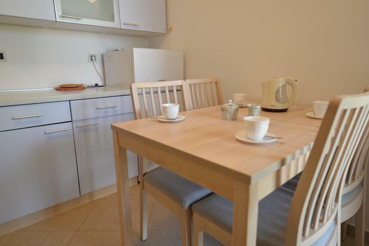 Apartments Palma & Pino Cres Luaran gambar