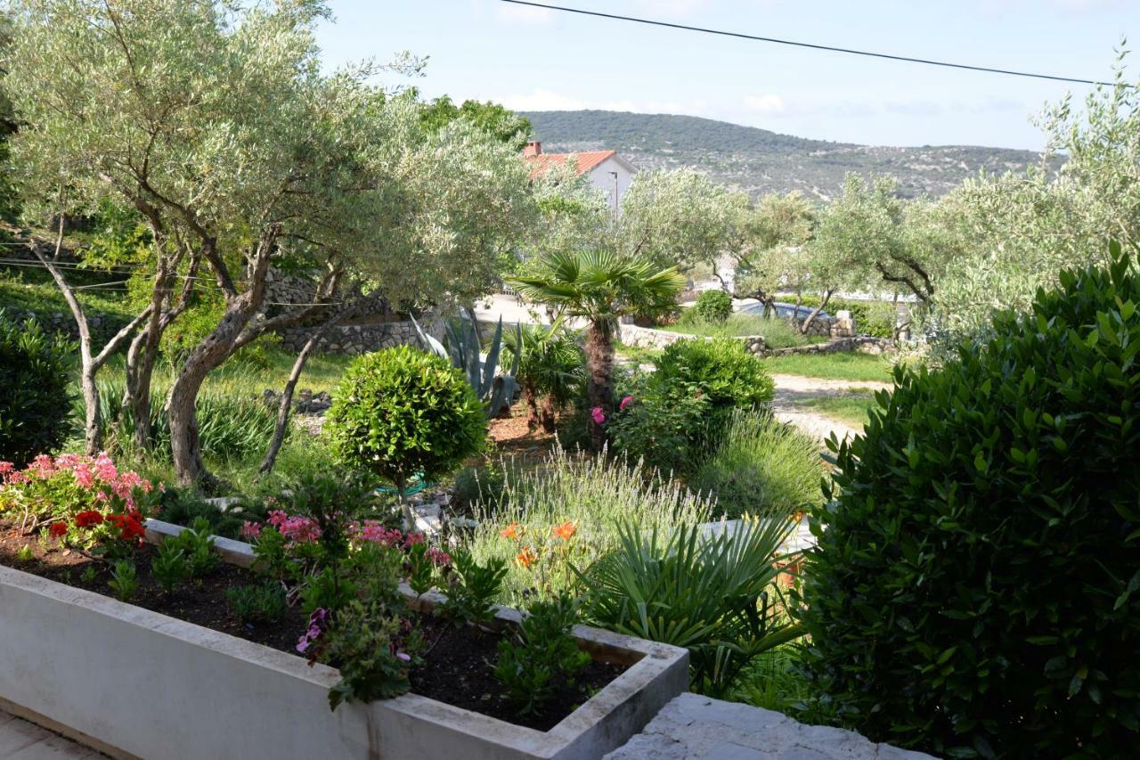 Apartments Palma & Pino Cres Luaran gambar